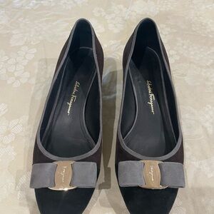 Salvatore Ferragamo Women's Black and Gray Loafers